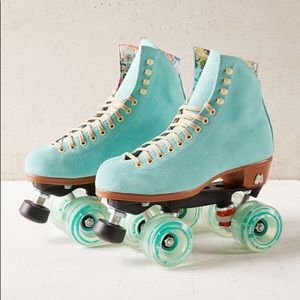 Moxi UO Exclusive Mint Suede Roller Skates